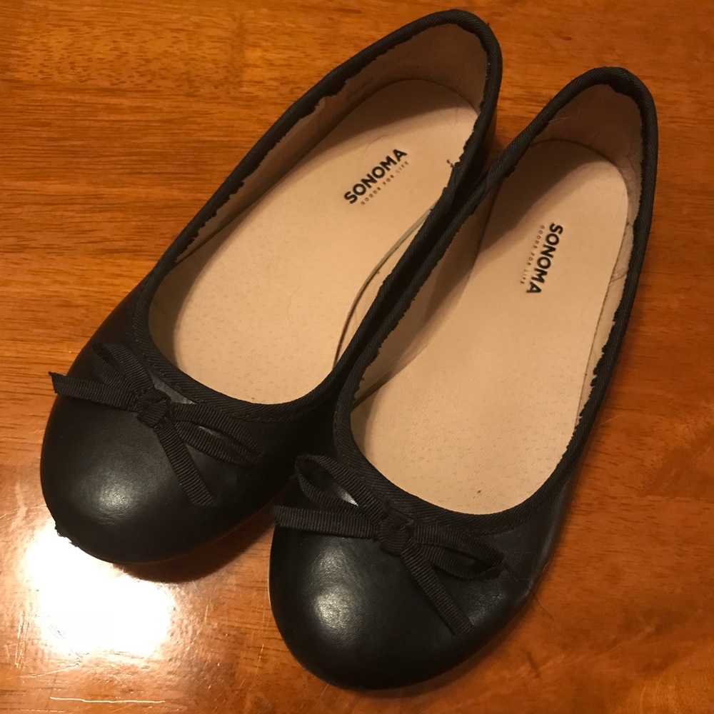 Girls black flats